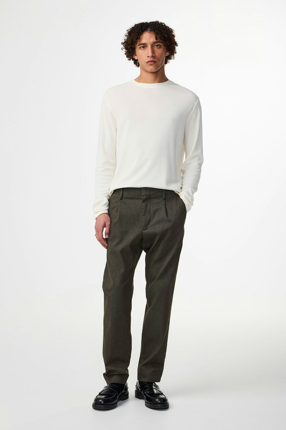 Clive 3323 Egg White