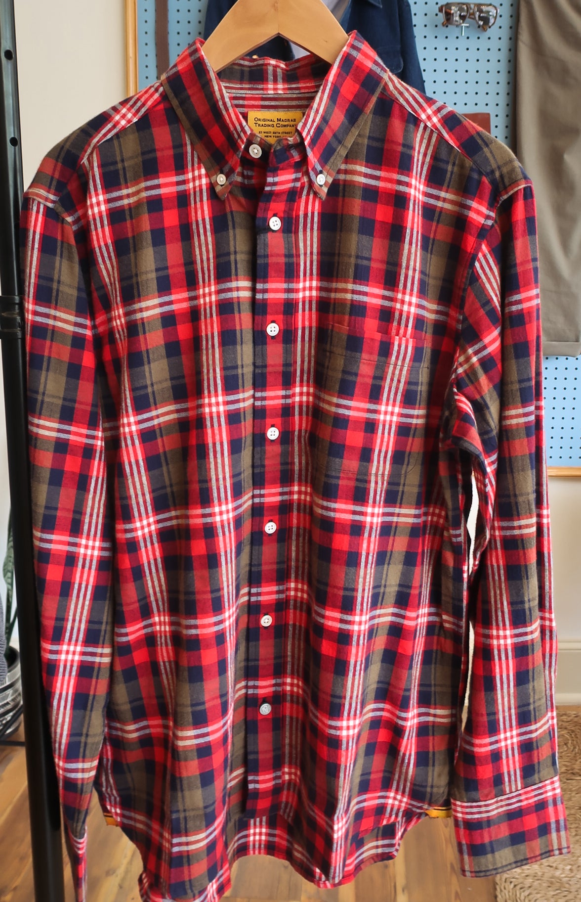 Classic Button Down L/S Red Plaid