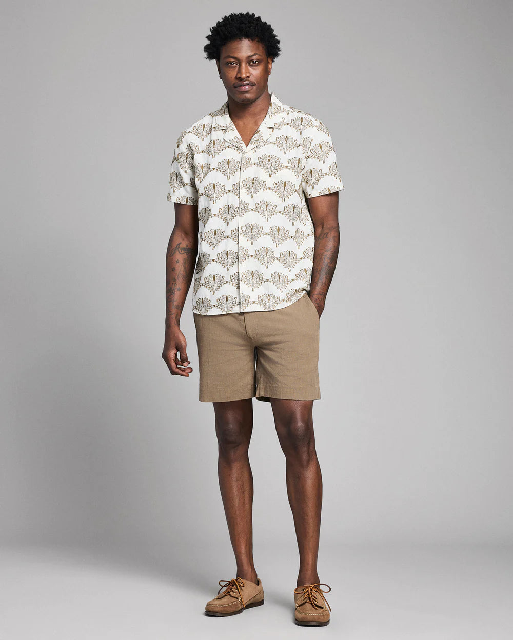 Short Sleeve Botanical Jacquard Camp Shirt Tinted White/Olive