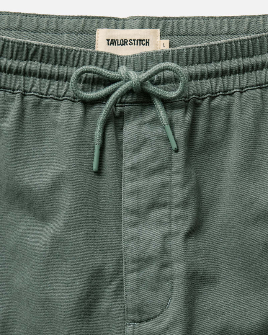 The Apres Short Organic Deep Sea Foundation Twill