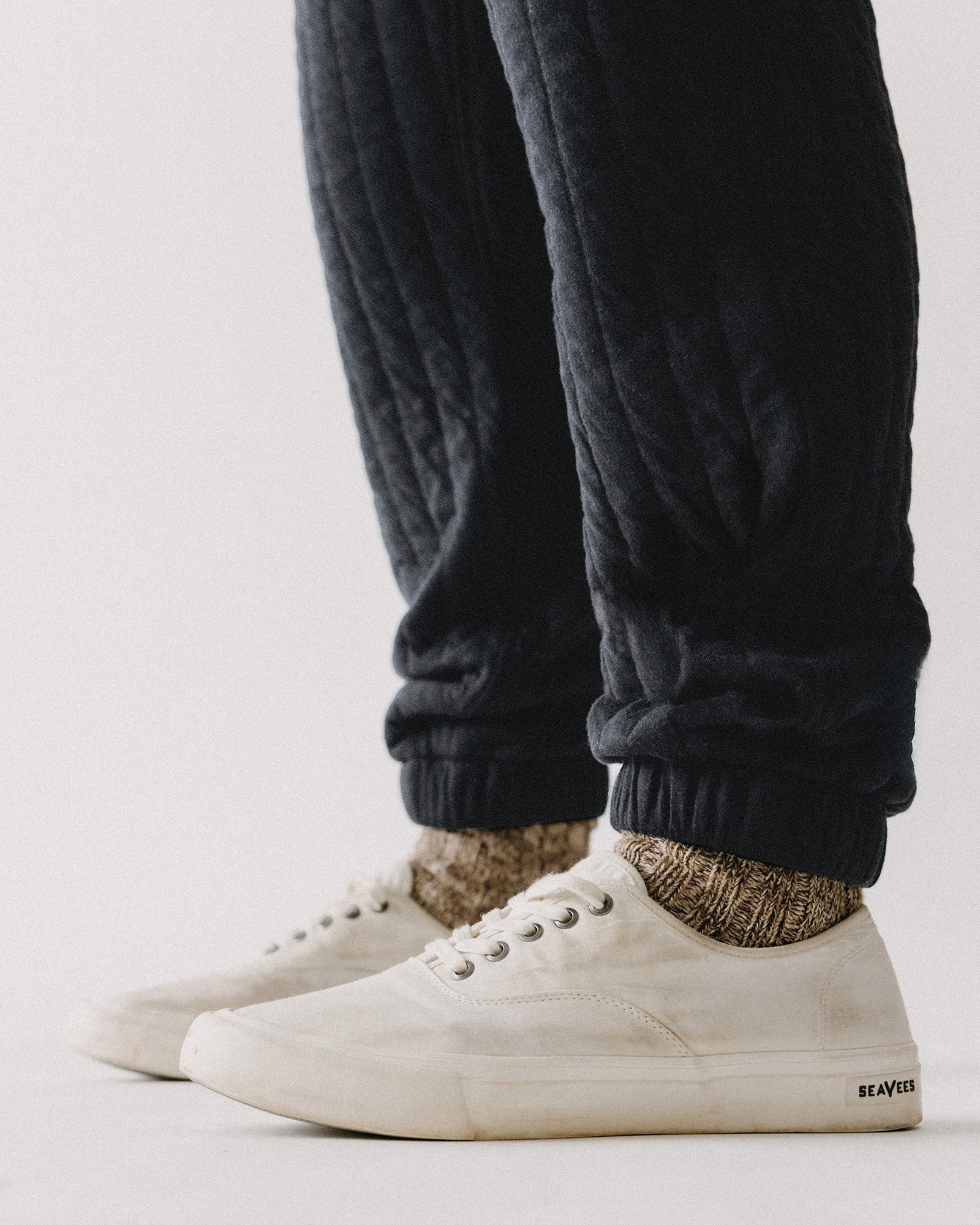 The Apres Pant Heather Coal Quilted Jersey